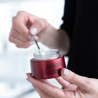 ✨ AHAVA Apple of Sodom – PŘÍRODNÍ BOTOX z Mrtvého moře ✨ Když se věda setká s přírodou, vznikne něco výjimečného. Z hlubin...